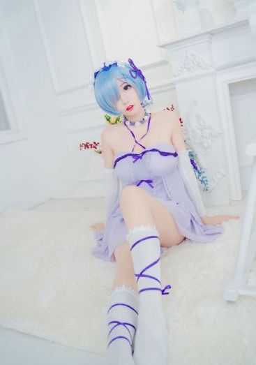 按摩室的女大学生