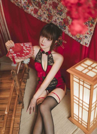 教室里调教大乳奶牛老师
