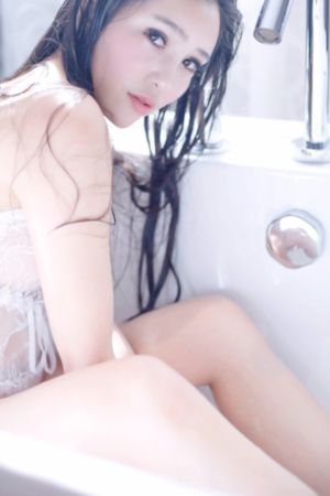 日本亚洲精品一区二区三区
