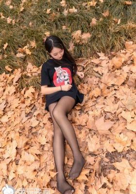 我爱喵星人鞠婧祎