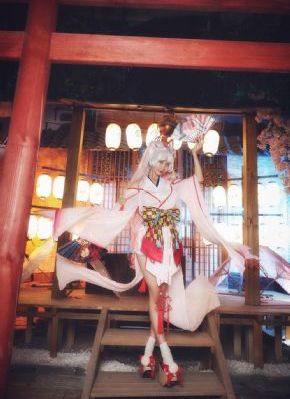 爱矢峰子