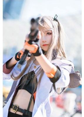 依雯妮妮